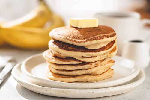Pancakes moelleux à la banane au Thermomix : un délice copieux et savoureux.