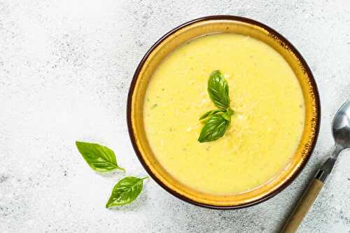 Soupe de courgettes délicieuse et rapide : Préparée en quelques minutes !