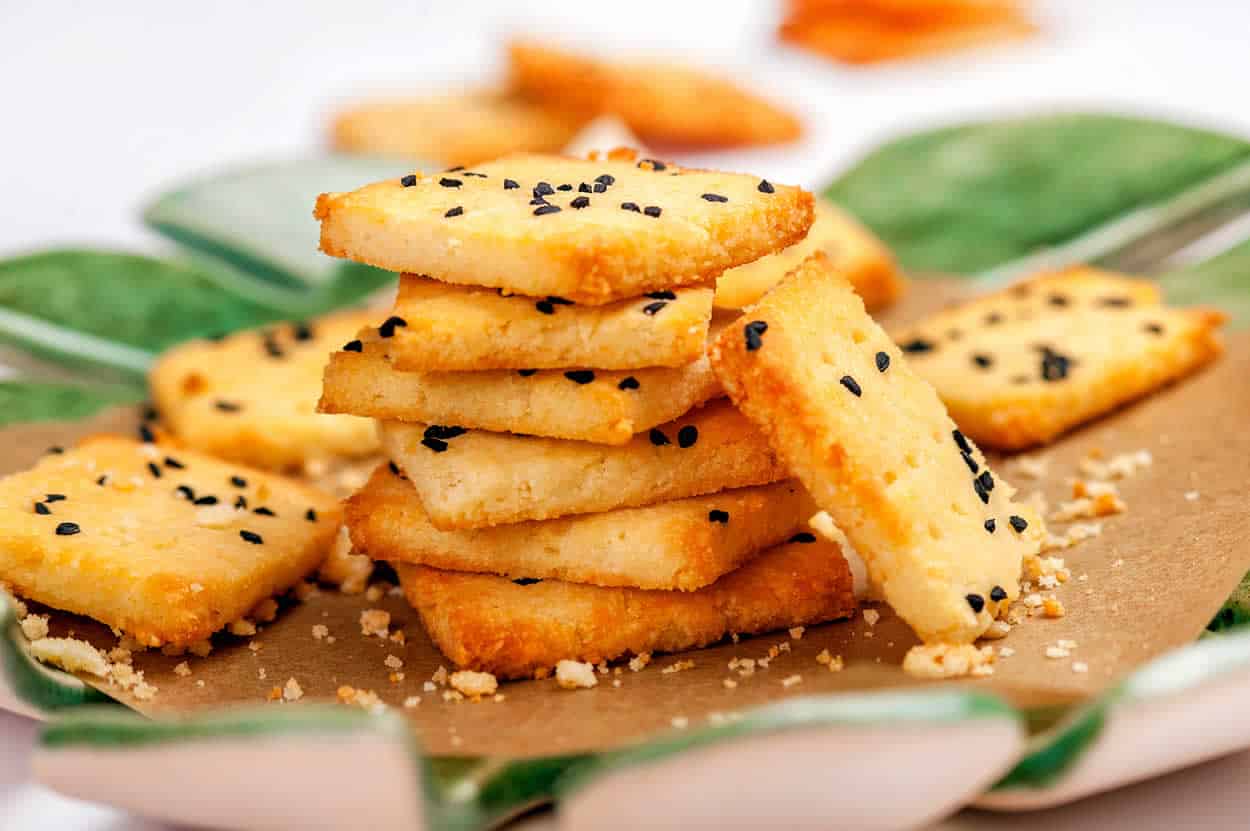 Craquelins au fromage et sésame : des biscuits pour apéro !