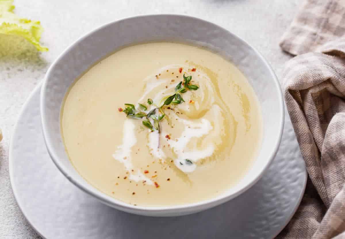 Potage au chou fleur facile et rapide : la soupe du dîner !