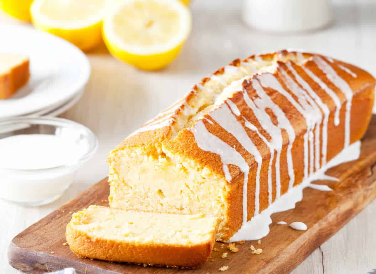 Gâteau au jus de citron et yaourt : un dessert léger et rafraîchissant !