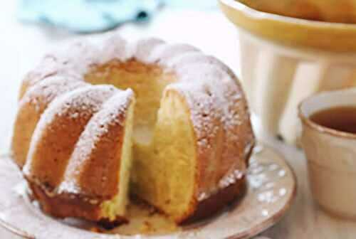 Gâteau au yaourt moelleux et léger :  ce dessert est incroyablement facile.