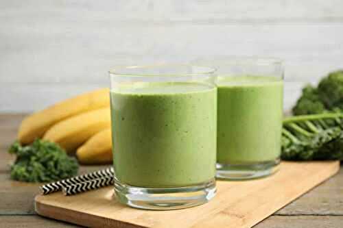 Smoothie banane et chou : un jus anti-fatigue et énergétique pour 2 personnes.