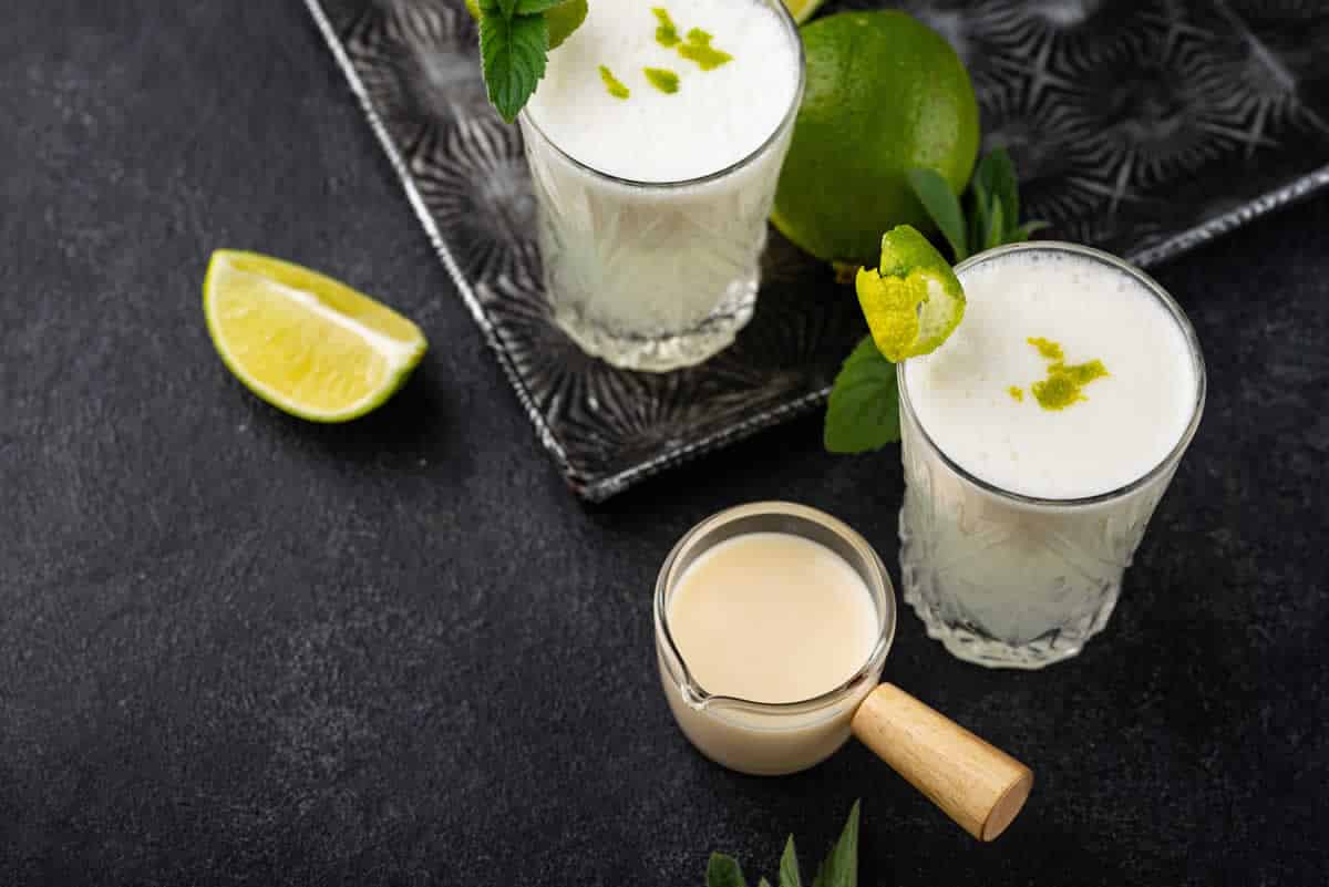 Limonade brésilienne : la boisson blanche dont tout le monde rêve.