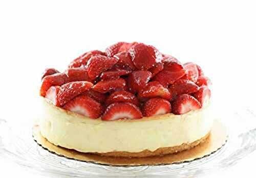 Cheesecake à la fraise dessert facile : parfait pour toutes les occasions.