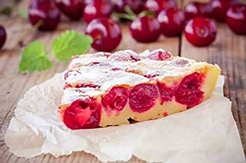 Clafoutis aux cerises de grand-mère : un délicieux dessert à la fois simple à préparer et impressionnant.