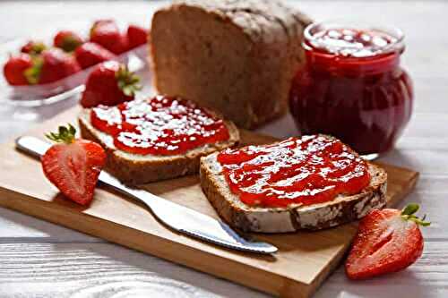 Comment faire la confiture de fraises maison : un ajout délicieux à votre petit-déjeuner.