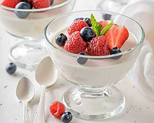 Dessert panna cotta vanille :  une crème italienne pour 4 personnes qui fondra dans votre bouche.