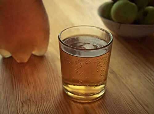 Jus de pomme pétillant :  boisson non alcoolisée à la fois délicieuse et saine.