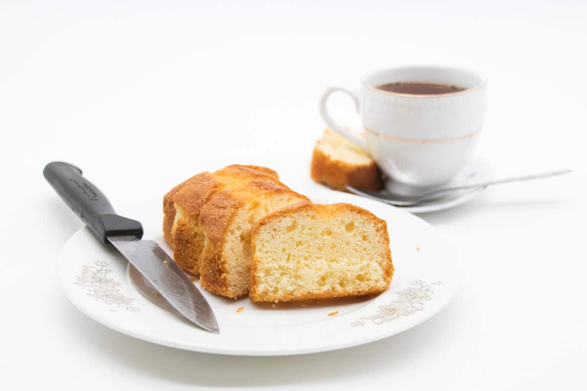 Cake au yaourt moelleux : un gâteau incroyablement fondant.