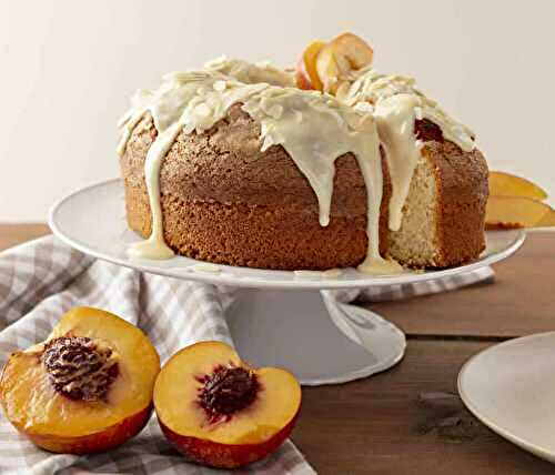 Cake aux pêches et amandes : un gâteau appétissant et savoureux