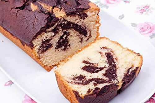 Cake marbré ultra moelleux : un gâteau savoureux et délicieux.