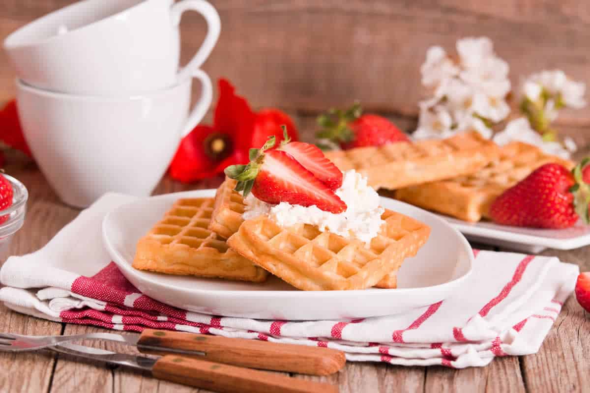 Gaufres Moelleuses et Croustillantes : recette délicieuse pour le petit-déjeuner.