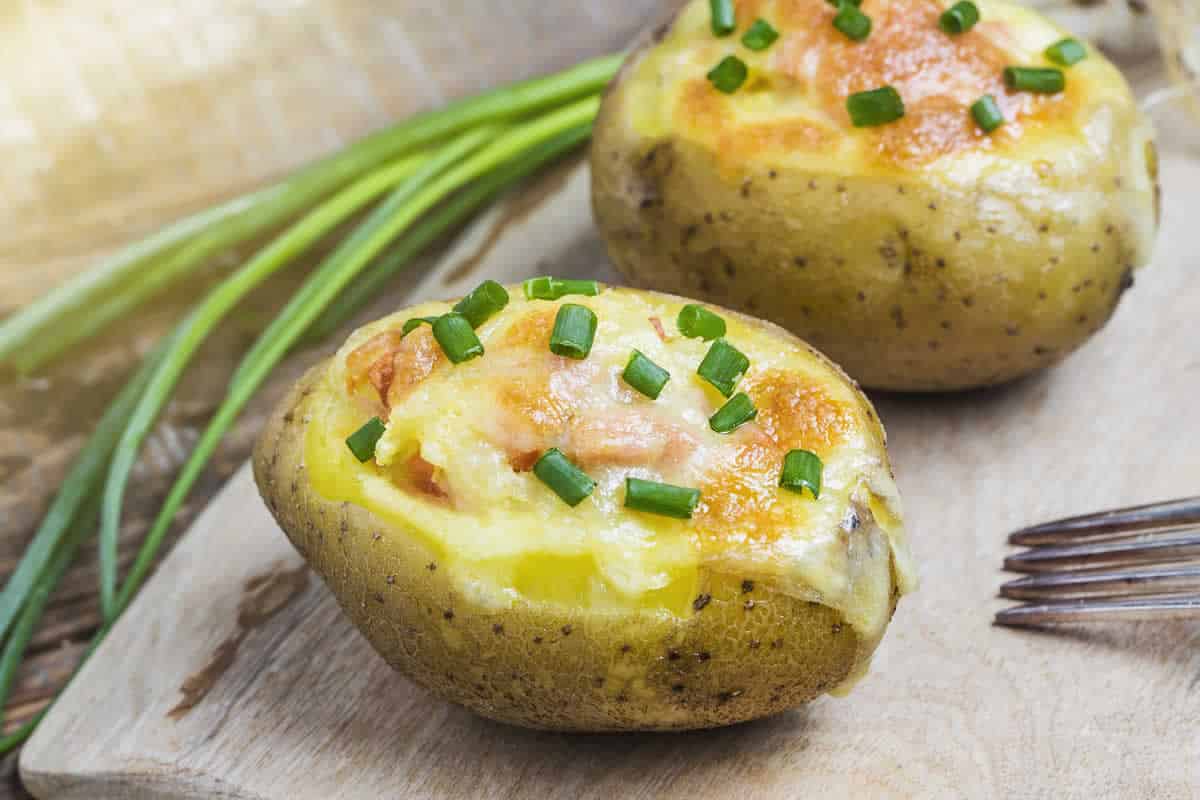 Pommes de terre farcies pour 4 personnes : la recette simple et savoureuse