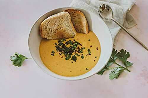 Potage pommes de terre et poireaux : un plat à la fois délicieux et nutritif.