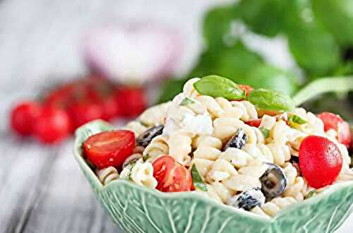 Salade de pâtes à la vinaigrette italienne : un plat délicieux et gourmand.