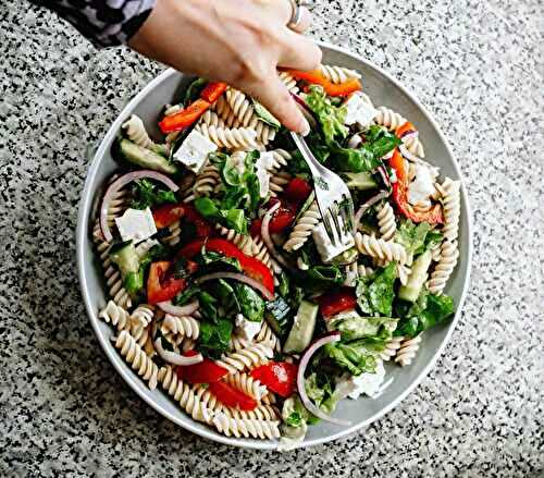 Salade de pâtes aux poivrons et fromage : un menu léger et super bon