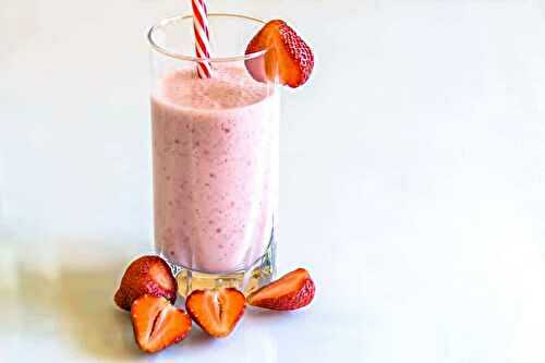 Smoothie aux fraises facile : Boostez votre santé avec avec cette boisson rafraîchissante.