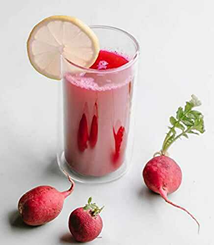 Smoothie radis fraises et concombre : boisson idéale pour les chaudes journées d'été