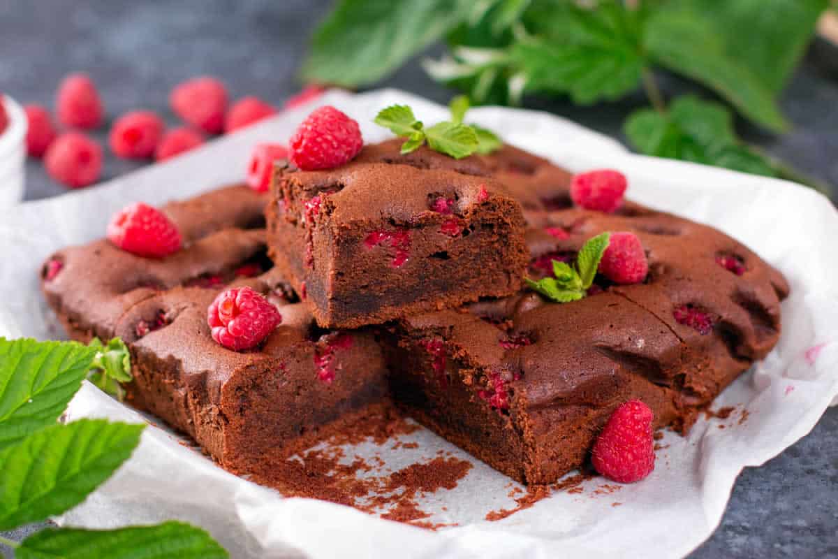 Brownie moelleux aux framboises : une saveur parfaite