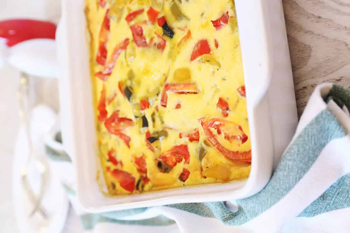 Clafoutis léger aux courgettes et poivrons : un plat délicieux et savoureux