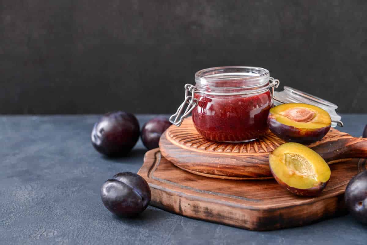 Confiture aux prunes : un délice de la saison