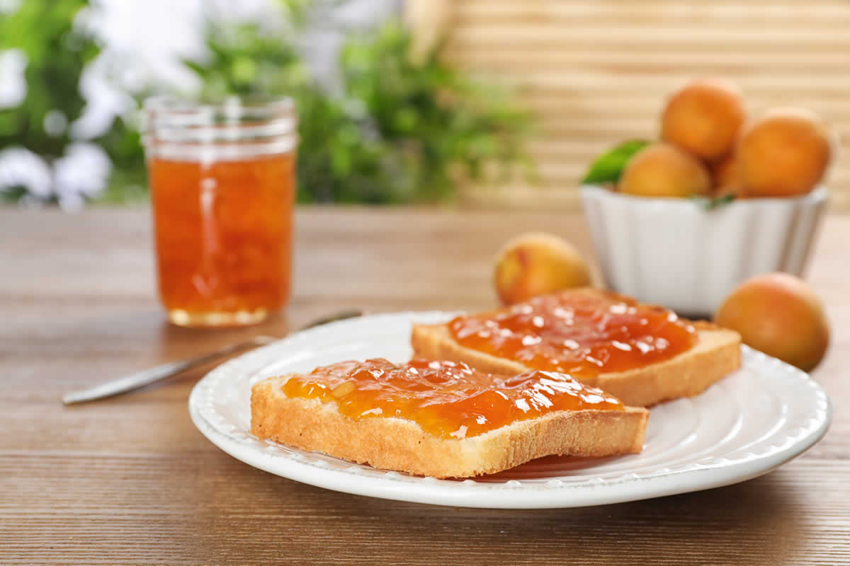 Confiture d'abricots pour le petit déjeuner : simple et très délicieuse