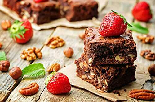 Gâteau brownie au chocolat et aux noix : fondant et super bon