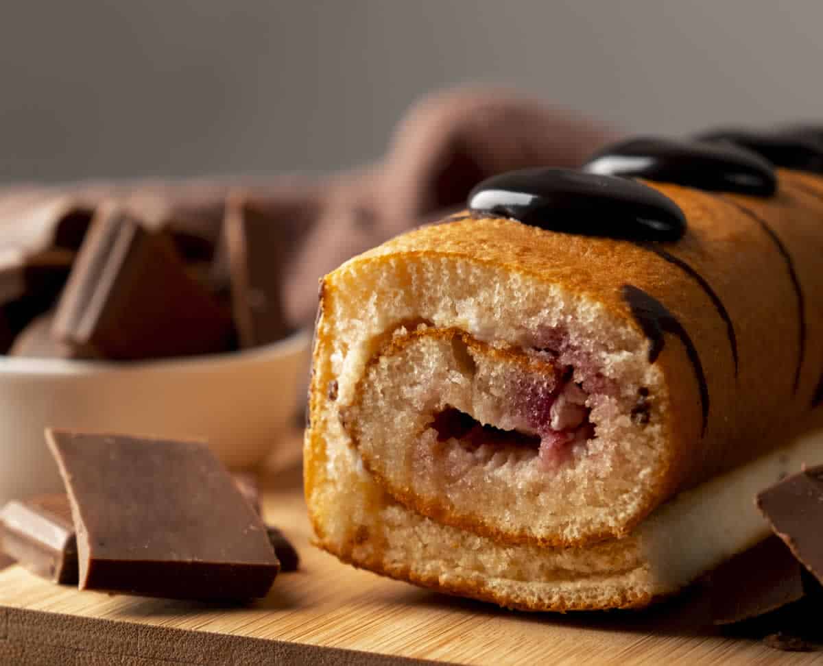 Gâteau roulé à la confiture et chocolat : séduisant et absolument irrésistible