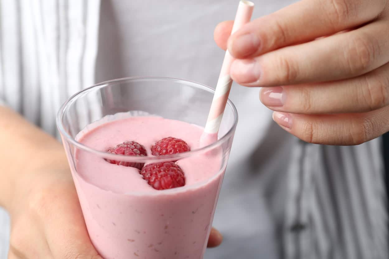 Smoothie framboises facile : Une option faible en calories pour les gourmands