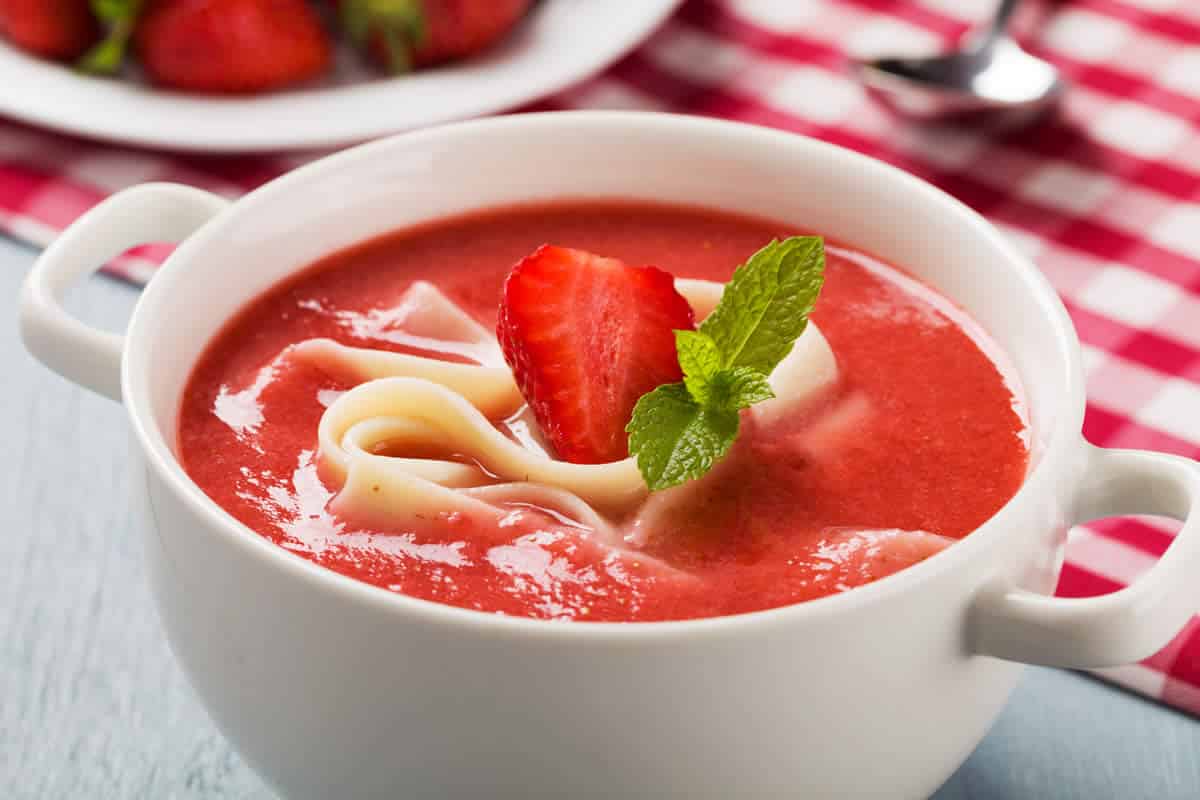 Soupe de fraises à la menthe : rafraîchissante qui revitalise les papilles