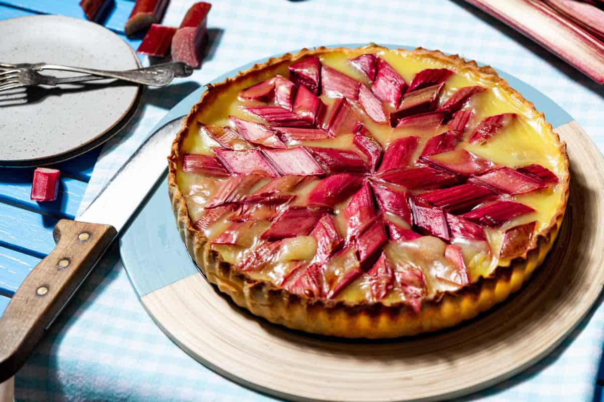 Tarte à la rhubarbe : un dessert qui plaît à tout le monde