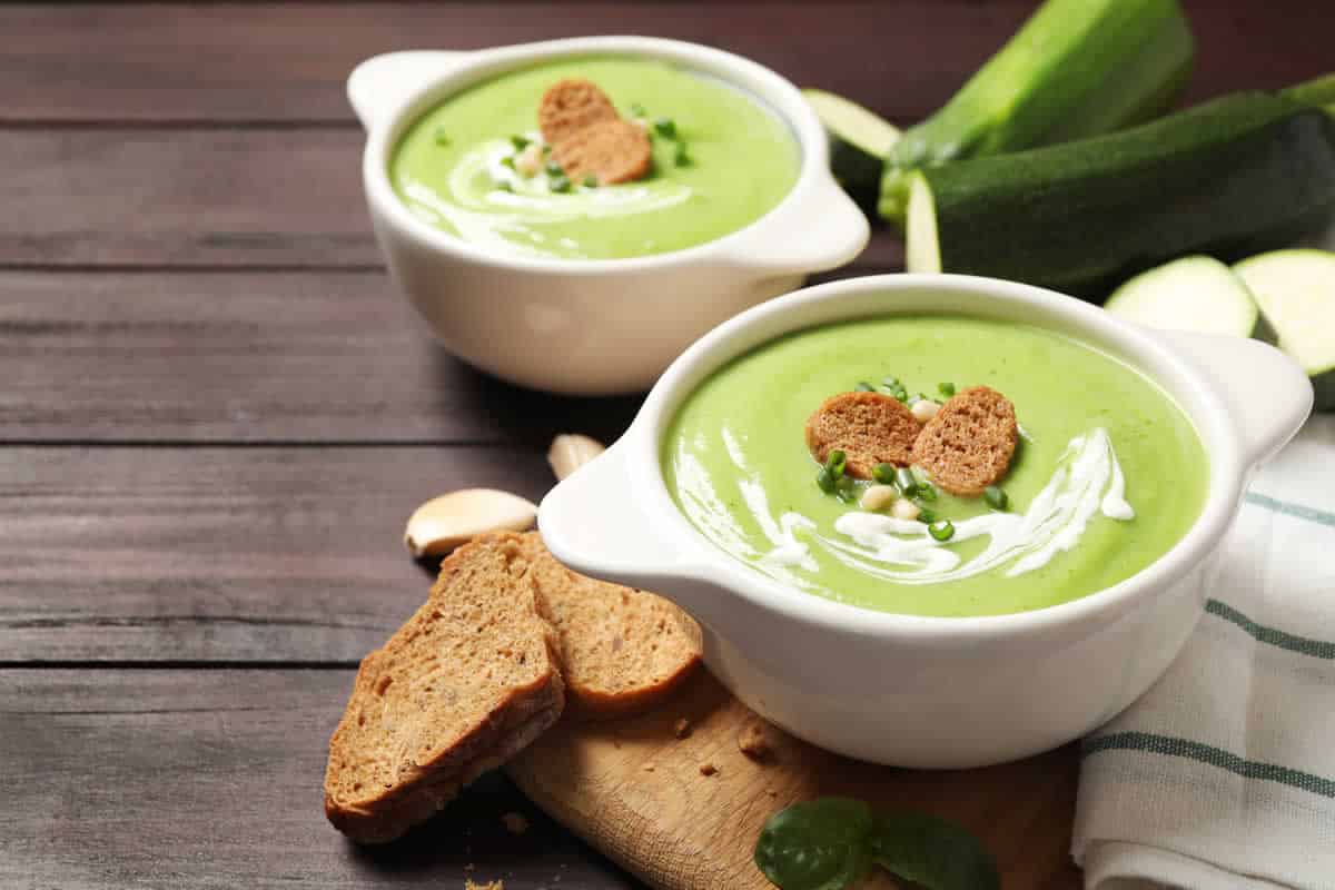 Velouté de courgettes et crème fraîche :  crémeuse et onctueuse