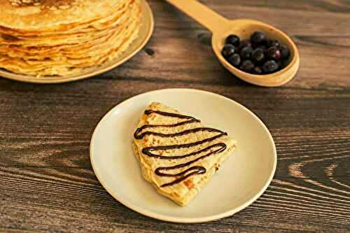 Crêpes fines et légères : un plat de petit-déjeuner apprécié