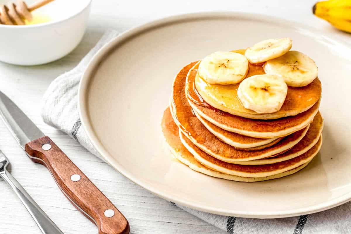 Pancakes à la banane faciles : moelleux et savoureux