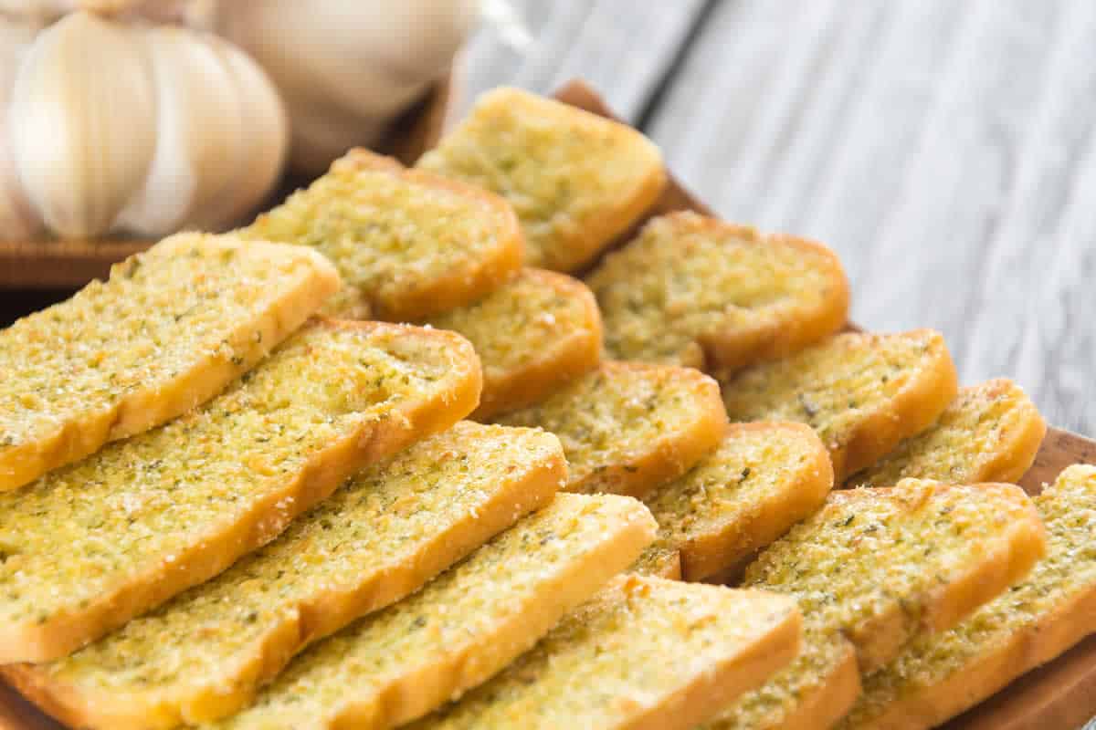 Garlic Bread : le pain à l'ail grillé
