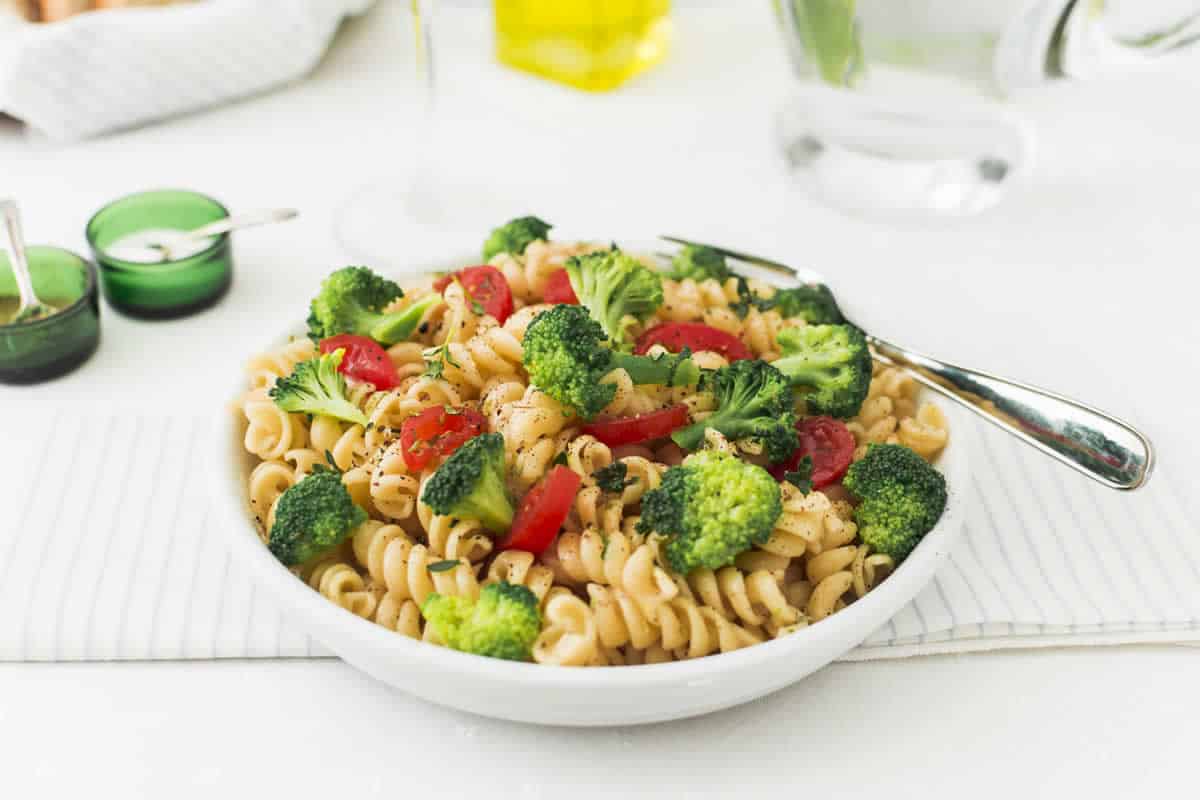 Salade de pâtes Fusilli aux brocolis : saine et satisfaisante