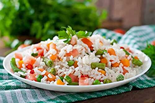 Salade de riz aux légumes : un plat sain et nourrissant