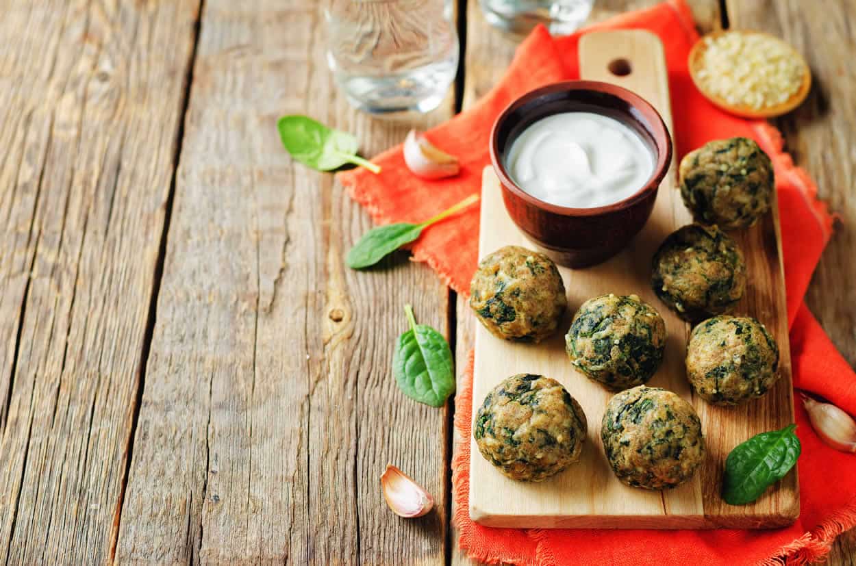 Boulettes de fromage et épinards : vous mettront l'eau à la bouche