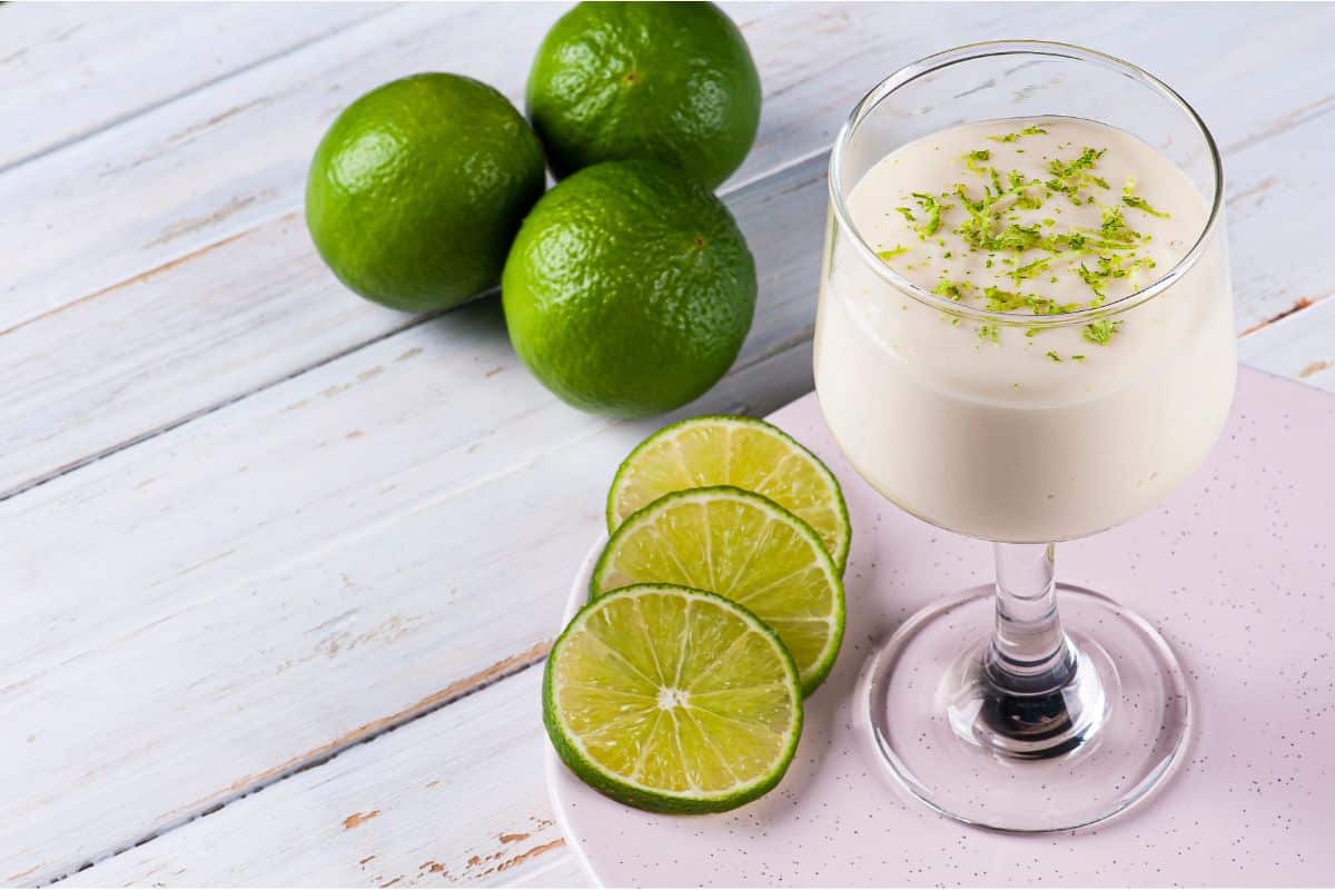 Mousse au Citron Vert : La Douceur Acidulée à Découvrir!