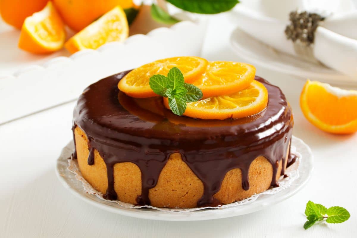 Gâteau à l'Orange Nappé de Chocolat : Dessert de Rêve