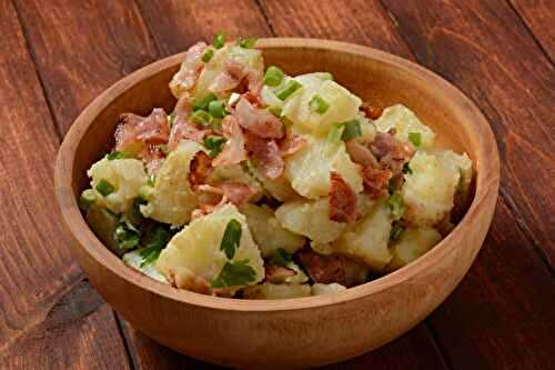 Salade de Pommes de Terre aux Lardons : Parfaite pour Tout Repas