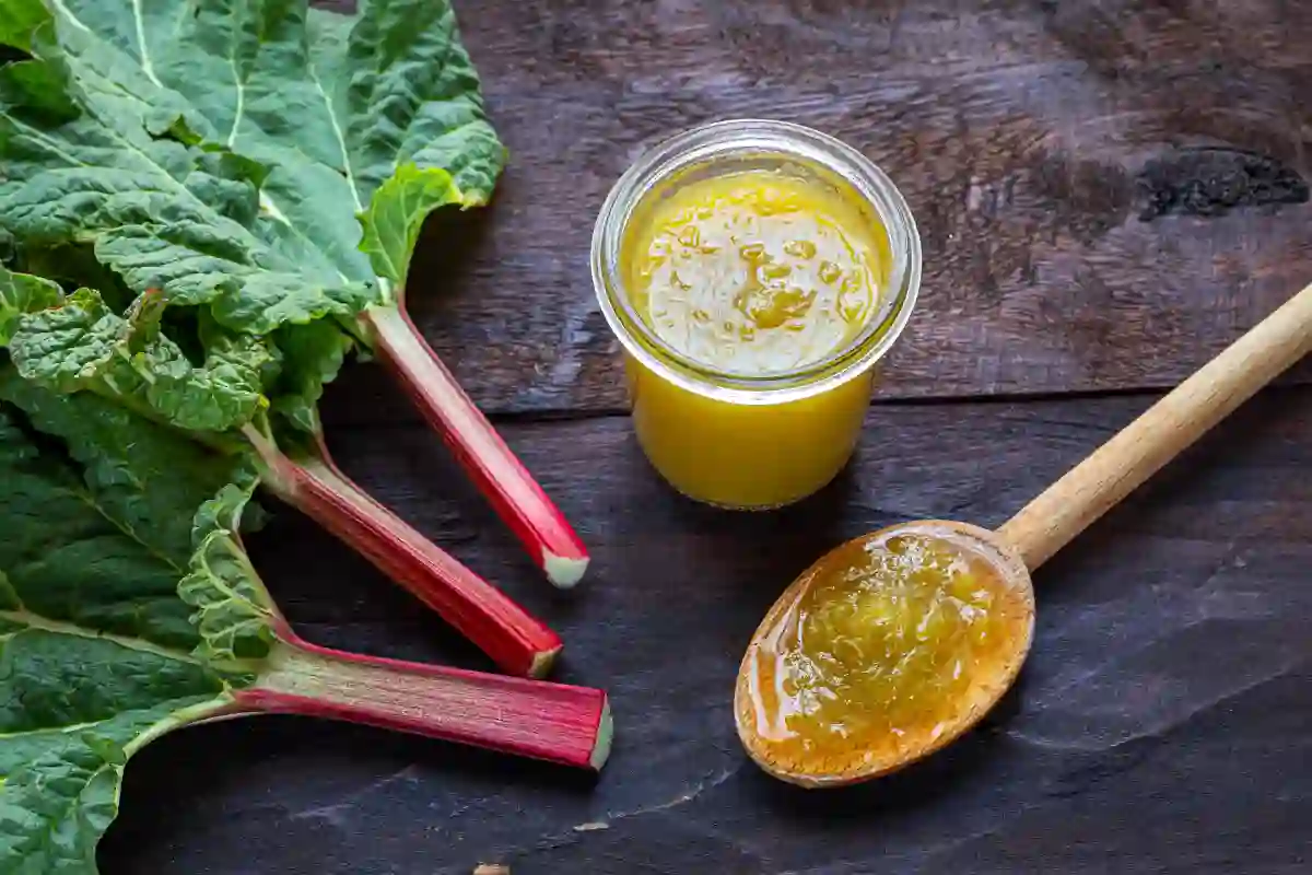 Confiture de Rhubarbe Maison : Un Délice Sain et Naturel