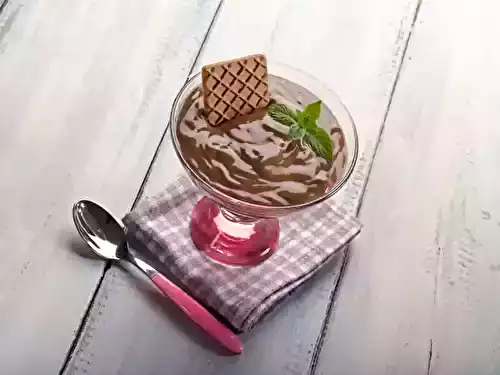 Mousse au chocolat sans oeufs : Un Dessert Léger et Irrésistible