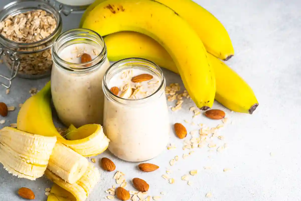 Smoothie aux Amandes Banane et Flocons d'Avoine : Boostez Votre Matinée