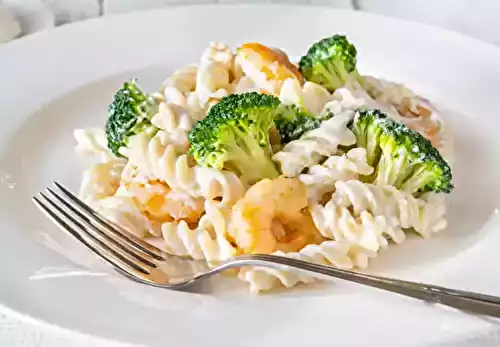 Pâtes Alfredo Crémeuses aux Brocolis et Crevettes