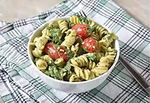 Salade de pâtes aux tomates cerises et épinards