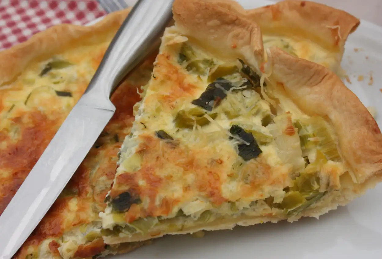 Tarte aux poireaux à la pâte feuilletée – Un classique de saison qui fait toujours l’unanimité à table
