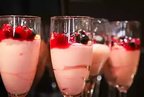 Mousse aux Fraises Facile - Dessert Léger et Fruitée