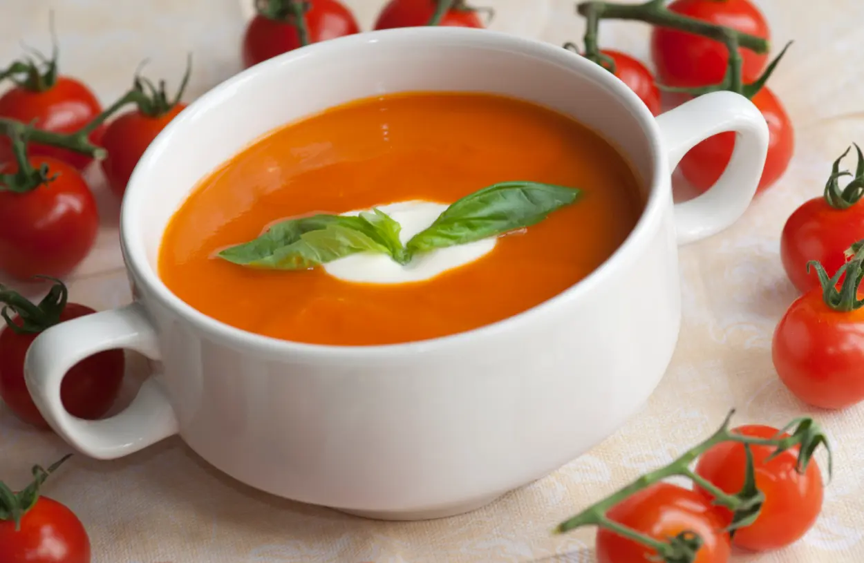 Soupe de tomates au Cookeo : recette maison rapide et savoureuse